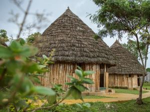 Sipi Falls Lodge