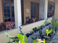 Sugih Waras Family Homestay Hotels in Junrejo