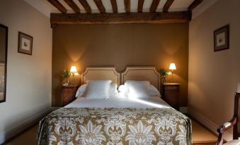 Churrut Hotel - Housity
