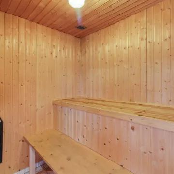 "Annemia" - 200m from the Sea