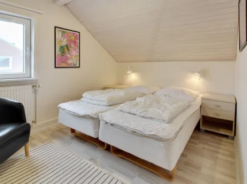 "Tinna" - 2.3km from the Sea