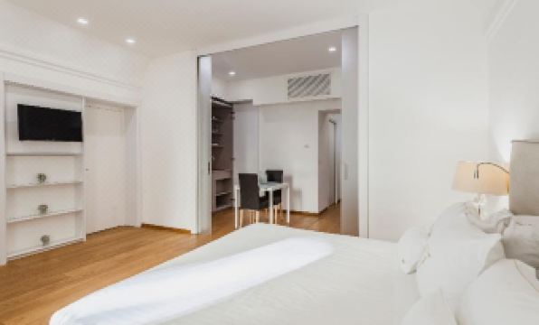 RG7 Apartments