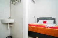 RedDoorz @ Aralia Harapan Indah Hotels in Medan Satria