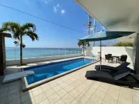A luxurious detached house with a pool located in Hotels in Kin