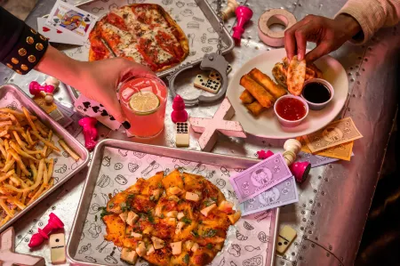 Moxy Washington, DC Downtown Отели рядом с достопримечательностью «Университет Ховард»