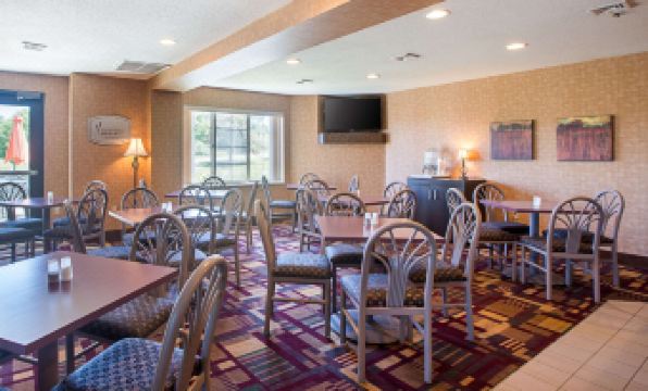 Sleep Inn & Suites Bay View Acme - Traverse City