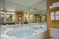 Days Inn by Wyndham Nashville Airport - Jacuzzi