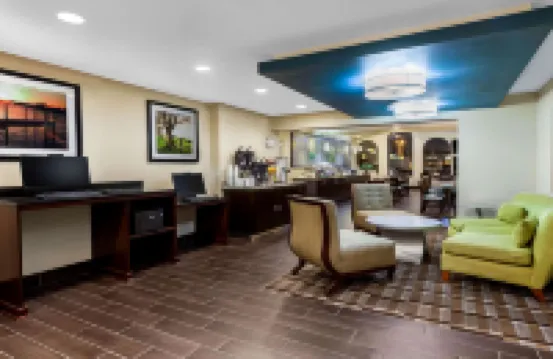 La Quinta Inn by Wyndham Sandusky Near Cedar Point