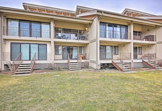 Chic Resort Escape Near Boating, Fishing & Hiking! - Housity