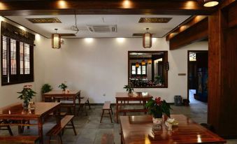 Floral Hotel · Mount Huangshan Huanxiu Building B&B (Chengkan Scenic Spot Store)