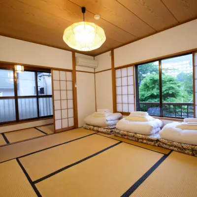 Irori Guest House Tenmaku Hotels near The Hakone Open-Air Museum