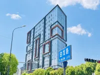 傾城民宿(昆明新迎新城白龍路地下鉄駅) Kunming University of Science and Technology Xinying Campus Gymnasium周辺のホテル