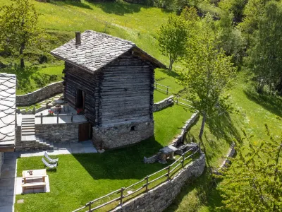 Chalet les Combes Hotels near Castello Reale di Sarre