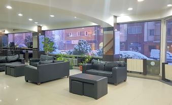 9. 몬테 세르비노 ..