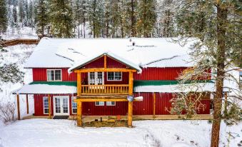 Kettle Falls Home w/ River Valley Mtn Views!