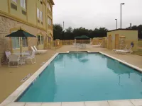 La Quinta Inn & Suites by Wyndham Ennis - Pool
