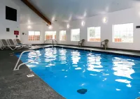 Country Inn & Suites by Radisson, Prineville, or - Pools
