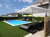 Ilsad Apartments. Apartment with Pool 80 Meters from Sea. Great Location.