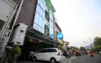 Sky Hotel Jogja - 3 tähden