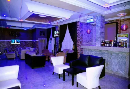 Hampton Towers & Spa - Deluxe Twin