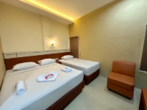 PAUS HOMESTAY Hotel di Marpoyan Damai