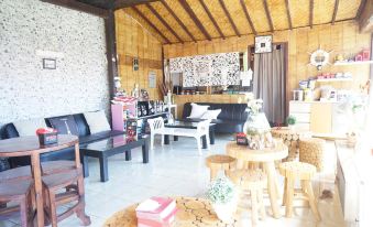 Collection O 93000 Karona Berg Homestay & Cafe