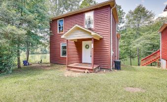 Double Springs Cabin Stay w/ Deck + Shared Dock!