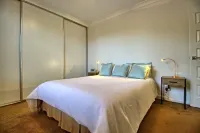 Modern North Adelaide 2 Bedroom w/Wifi + Parking - 3-Star
