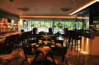 Maya Hotel - พร้อมอาหารเช้า