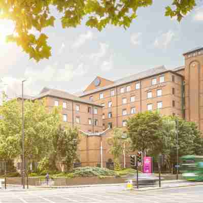 Crowne Plaza Leeds Hotel Exterior