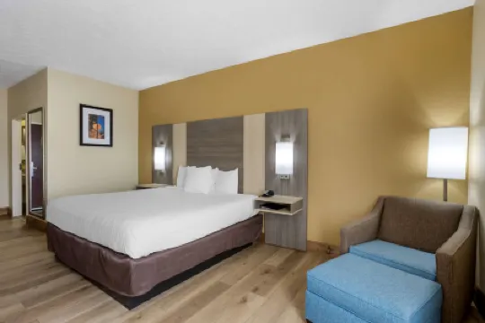 Best Western Plus Springfield Airport Inn