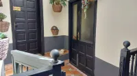 Holiday Home to the Street with Big Kitchen