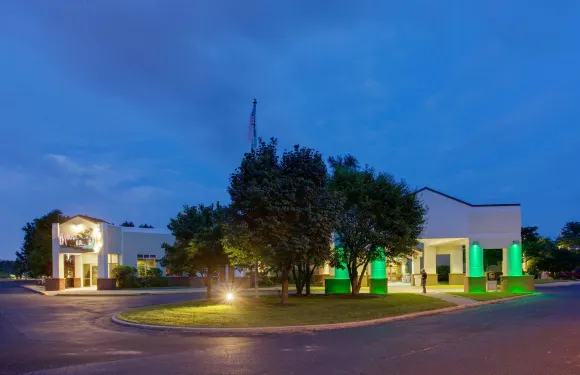 布爾斯通旅館-阿桑德連鎖酒店精選