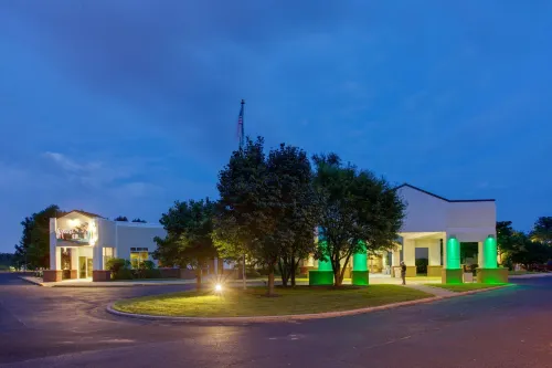 Burrstone Inn, Ascend Hotel Collection Hotels in Utica