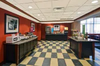 Hampton Inn & Suites Lawton - breakfast
