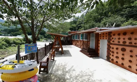 Seongju Gentle Wind Pension Отели в г. Сонджу
