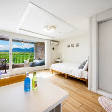 Ganghwado Noeul Spa Pension Отели рядом с достопримечательностью «Хвадо-тондэ»