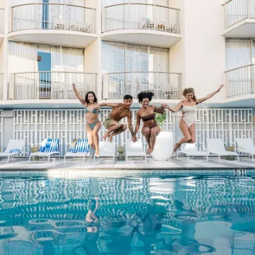 أوتريغر وايكيكي بارادايس هوتل Hotels near شاطئ ويكيكي