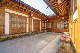 Jeonju Deoksugung Hanok Stay
