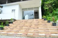 Ud Grand Residency Hotel a 