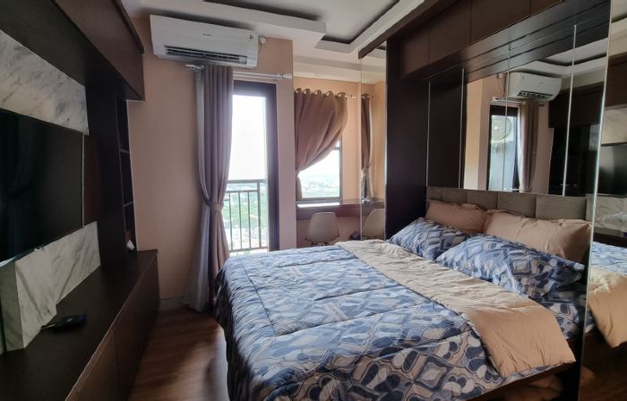 Trans Studio Apartment with Epic Mountain View