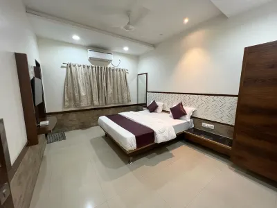 Hotel Shiva Punjab, Malegaon 르브그로업스 탈랜트 주변 호텔
