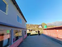 Snow Mount Hotel Auli Hotels in Auli Laga Salude