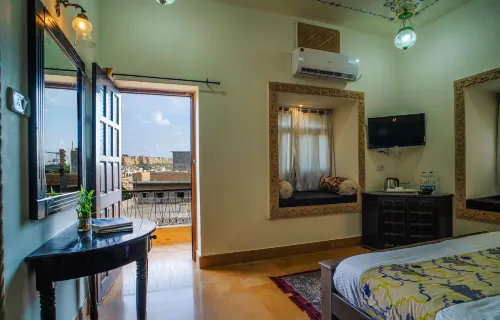 Tripli Hotels Prithvi Palace