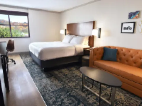 Four Points by Sheraton York Hotels in Manchester Township