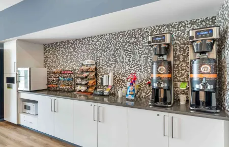 Extended Stay America Premier Suites - Fredericksburg Отели рядом с достопримечательностью «Терминус оф Вирджиния Рейлуэй Трейл»