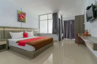 RedDoorz Plus @ Vantas Hotel Parbaba - parking