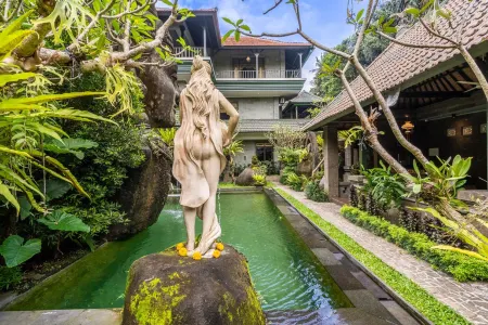 Huts Rock Ubud