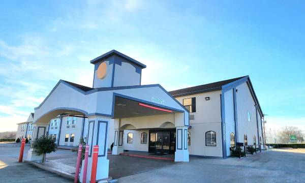 Days Inn by Wyndham Rosenberg