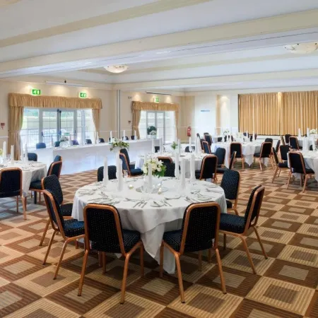 Airport Inn Manchester Отели рядом с достопримечательностью «Таттон-парк»
